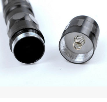 LED-Mini-Taschenlampe, Aluminiumlegierung, starkes Licht, kleine Taschenlampe, 3-Watt-Geschenktaschenlampe. DamnLuxe